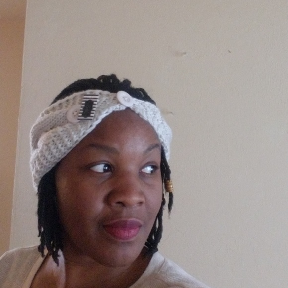 Cream Headband - Picture 1 of 2